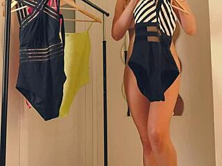 Stella Cardo en un cambio de look ardiente con juego salvaje de vibrador