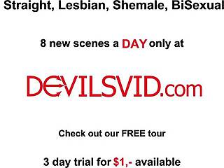 Blond teen babysitter bliver klædt af og kneppet hårdt af chefen efter arbejde