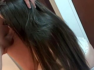 Minha esposa fode estranhos por dinheiro