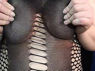 Kyra Hellfireje naravne velike joške štetje 😏