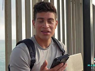 Вау, трахать Мариану Мартикс на улице у публичного вокзала - это безумие!