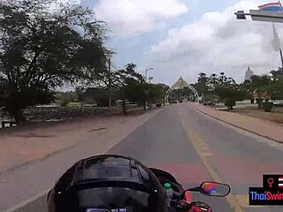 Amateur Asian Teen 18+ Enjoys Big Cock Boyfriend