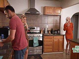 Bože! Drobná blond nevlastná dcéra ošuká zmäteného nevlastného otca na Deň vďakyvzdania!