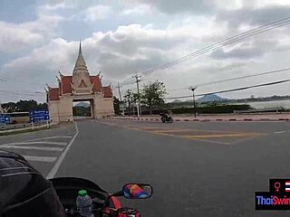 Amateur Asian Teen 18+ Enjoys Big Cock Boyfriend