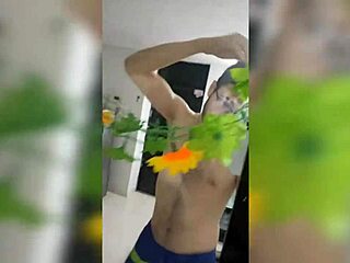 Stepsister sucks dick for nail kit 😏