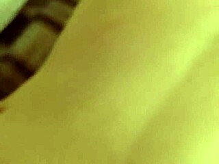 le gusta en cuatro y que se lo ponga hasta el fondo