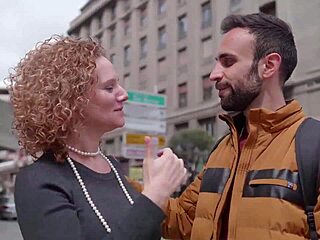 Yo follo a mi madura casera en perrito salvaje