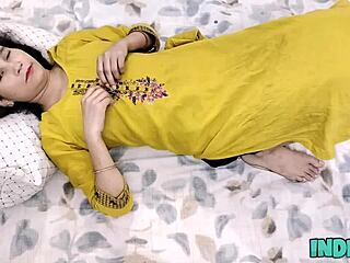 I’m Melting as Indian Wife Cums Hard on Husband’s Big Dick