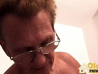 old married couple in high definition