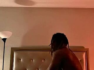 Moja stará učiteľka berie veľký čierny kokot! Ako k tomu došlo?