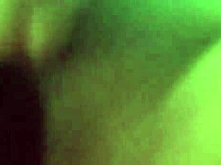 me masturbo y mi cornudo se da un festin con mi humedad