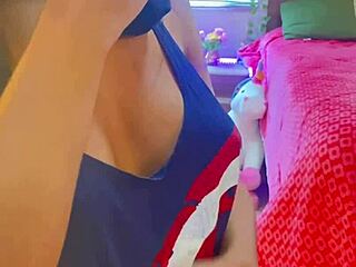 adoro ser ativa na cama louca para chupar um vizinho