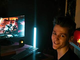 distracted the guy from the game for some fucking with twink