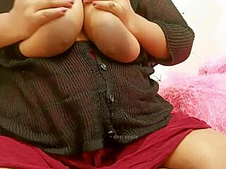 Indian Chubby Girl Shows Big Boobs