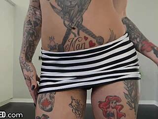 Inked babe jessie lee gets her throat gagged and face fucked