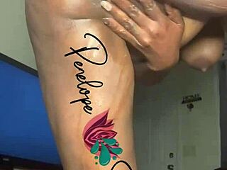 Ebony solo masturbation leads to intense squirting.