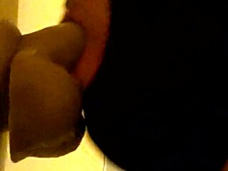 yo, gay guy in hood deepthroating a dildo like crazy 😜