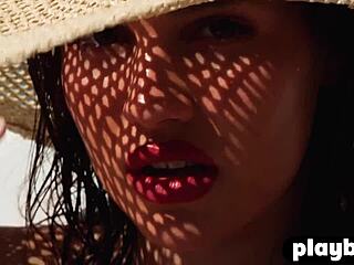 curvy teen laura devushcat exposes her big booty and tits 😘