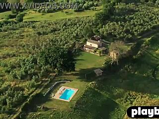 curvy teen laura devushcat exposes her big booty and tits 😘