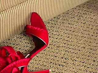 maxine x fucks pussy with high heels 😏