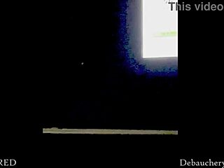 ฉันดูดควยใหญ่ของคนแปลกหน้าที่ Glory Hole