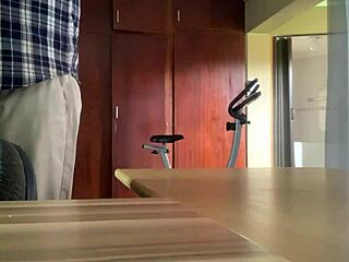 OMG, 캠이 보스랑 비서 섹스하는 거 잡음 몬스터 자지 😱