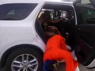 Reese’s Pieces, Memur Ramos’un Palyaço Gibby’yi Dışarıda Sikerken Yakalıyor, Çılgın Dönüş!