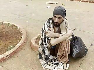 nadareni beskućnik brazilac jebe bez kondoma