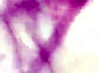 Oh, neuk mijn chut harder in deze shalwar outfit en paarse slip! Ik wil nu je kut likken!