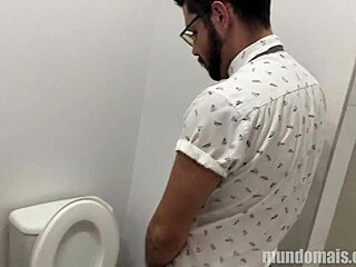 these hairy mature guys pissing and orgying is so hot 🔥