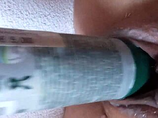 Casalinga spagnola flasha vicini con masturbazione selvaggia! Bollente! 🔥