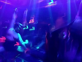 Di Rumah Hiburan Dewasa Bareng Anny di Bawah Pantauan Kamera Mata-mata