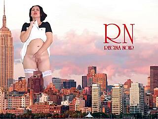 Wow, A Giant Lady Without Panties Walks Around The City, She's As Tall As King Kong