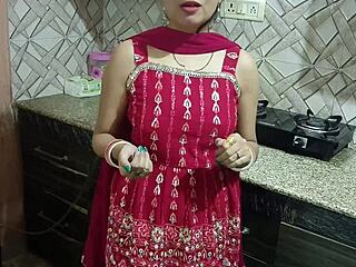 Saara Bhabhi เล่นกับ devar ji ในวันวาเลนไทน์ในครัวสไตล์หมากรุก