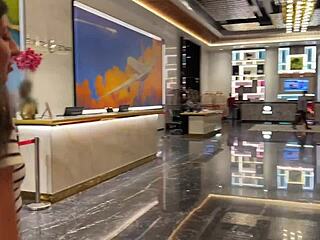 Ruske punce trdo jebejo zunaj za denar v divjem POV