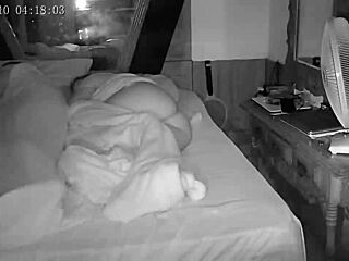 Amatör gay fetiş sahnesi büyük kıç sergileniyor