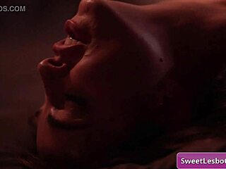 I seen aidra fox and evelyn claire eating that juicy pussy and finger fucking deep