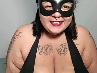 coelhona bbw sucked the carrot with another mouth - mary jhuana