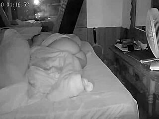 Amatör gay fetiş sahnesi büyük kıç sergileniyor