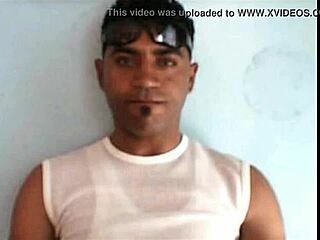 أنا مهووس بهذا الفيديو المثلي التونسي، هو خشن وحقيقي!