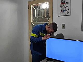 i called the electrician for tv help and paid with wet pussy blowjob