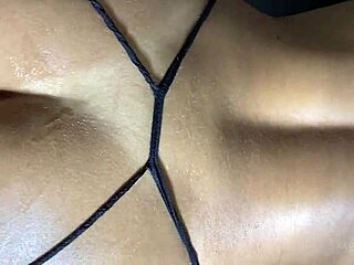 Novinha Rabuda Transando Sem Camisinha No Sofá