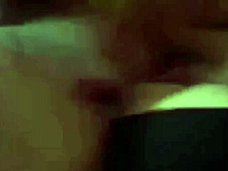 hermanastras pervertidas enjoy that huge cock inside them 😈