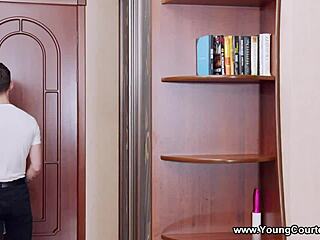 Courtesan newbie iris kisses with big tits