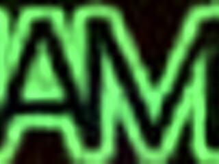 ensimmäinen julkinen iso kyrpä halkaisee nuoren 18+ 18+ nälkäisen pillun altaalla kun muut nukkuvat