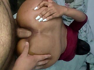 Preciso que você pegue minha bunda enorme como madrasta