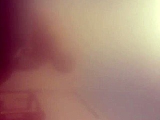 エドドッグが自宅軟禁中の巨尻ラティーナをアナルファック 😈