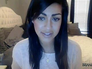 브리아나 리가 웹캠 쇼에서 솔로 자위