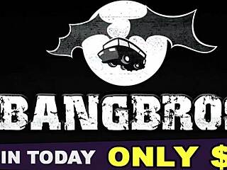 Bangbros - Sophia Steele Kasih Peter Green Blowjob Publik! Bum Syok Jalan Lewat