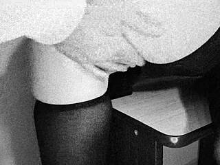 secretary seduces chief for that big annual prize bonus